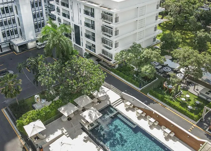 Hotel Floral Court & Sukhumvit 13 Bangkok