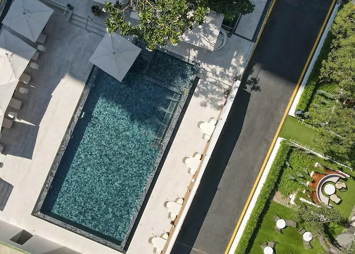 Floral Court & Sukhumvit 13 5*