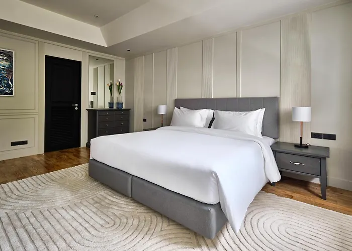 Floral Court & Sukhumvit 13