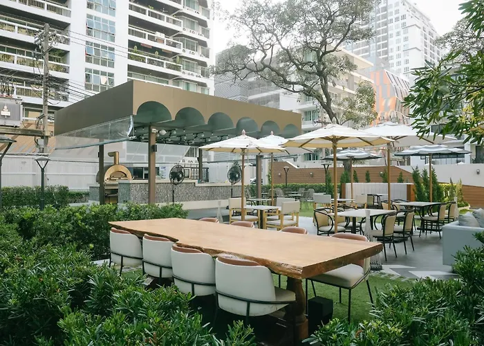 Floral Court & Sukhumvit 13