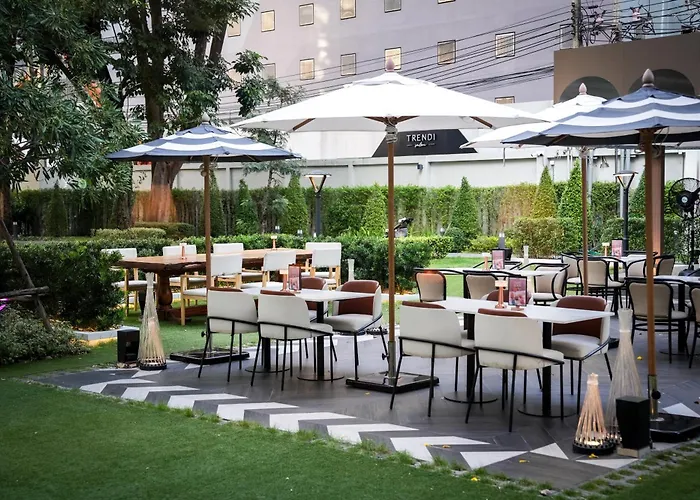 Floral Court & Sukhumvit 13 Hotel Bangkok