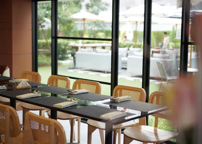 Floral Court & Sukhumvit 13 Hotel 5*
