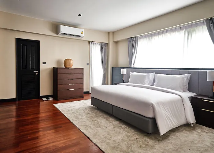 Floral Court & Sukhumvit 13 5*