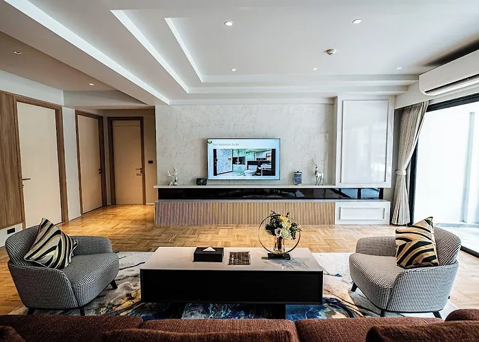 Hotel Floral Court & Sukhumvit 13