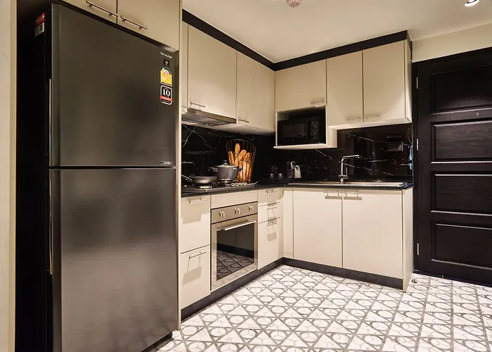 Floral Court & Sukhumvit 13 5*