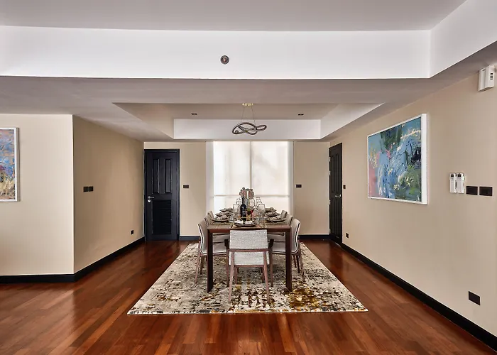 Hotel Floral Court & Sukhumvit 13