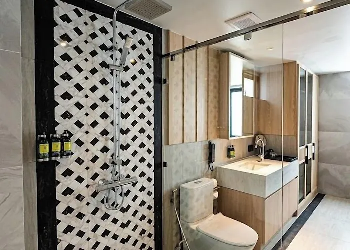 Floral Court & Sukhumvit 13 5*