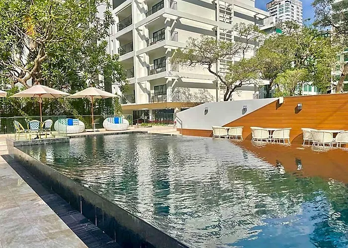 Hotel Floral Court & Sukhumvit 13
