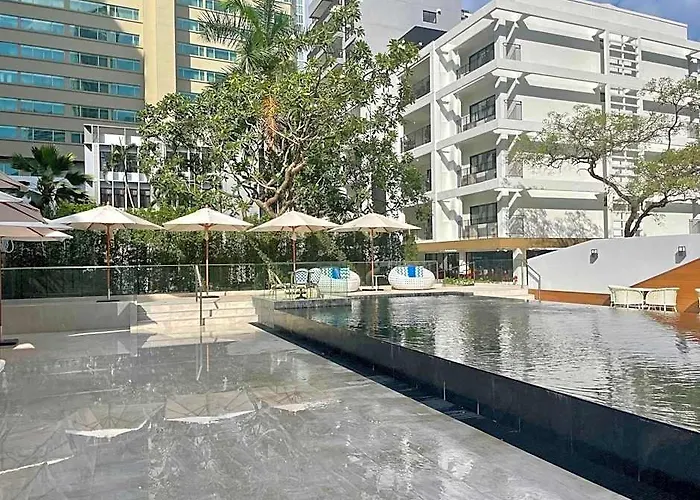 Floral Court & Sukhumvit 13 5* Bangkok