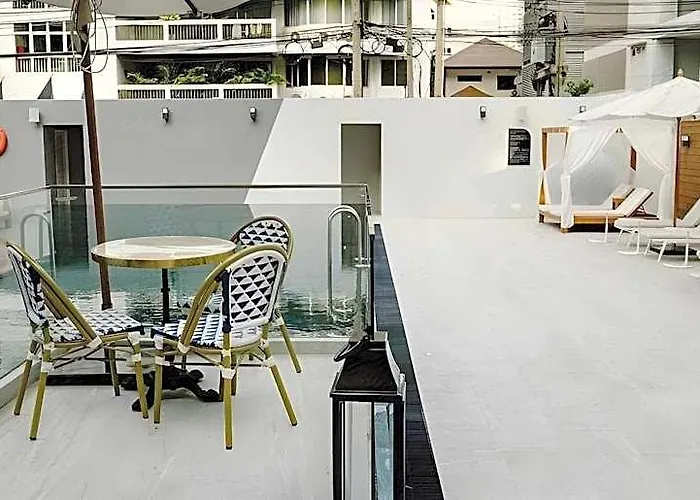 Floral Court & Sukhumvit 13 Hotel Bangkok