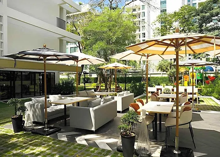 Hotel Floral Court & Sukhumvit 13 Bangkok