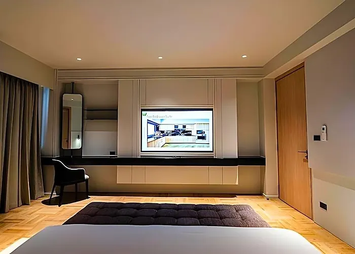 Floral Court & Sukhumvit 13