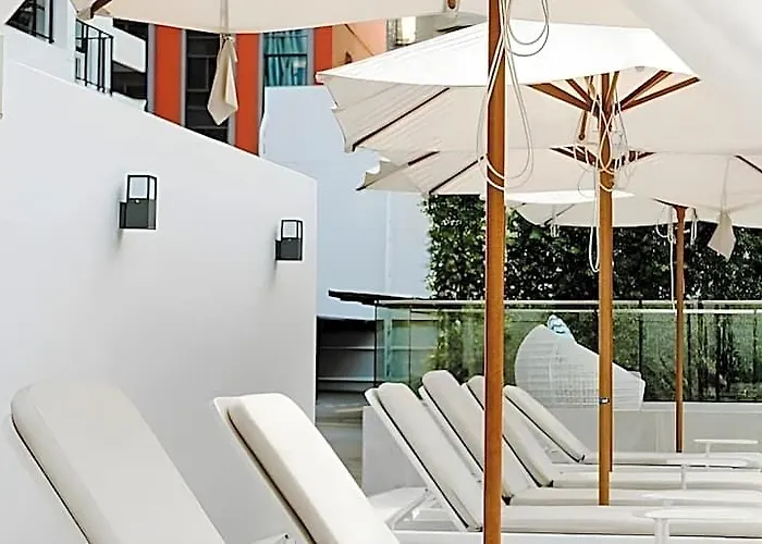 Floral Court & Sukhumvit 13 5*