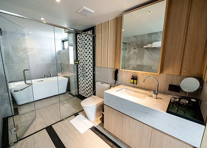 Floral Court & Sukhumvit 13 Hotel
