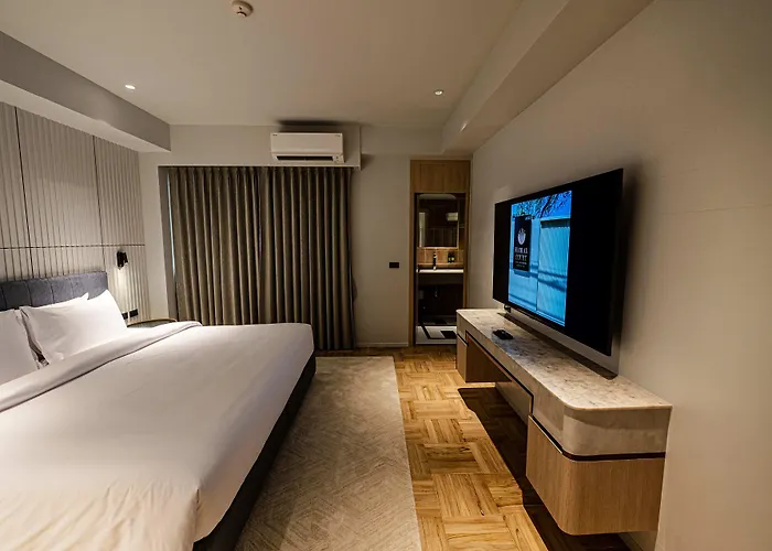 Floral Court & Sukhumvit 13 Hotel