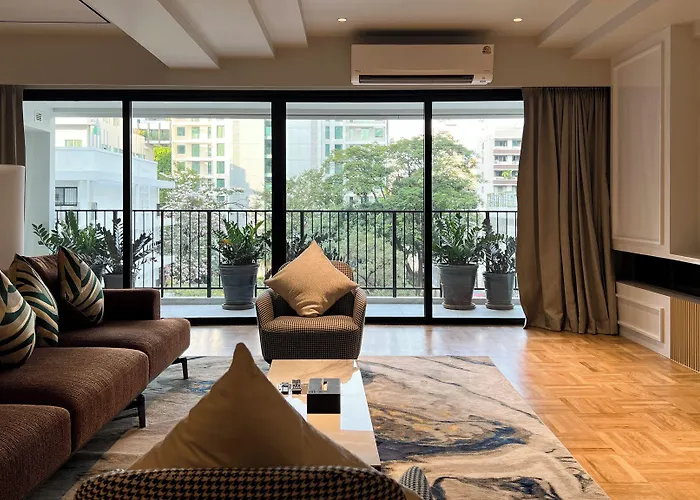 Floral Court & Sukhumvit 13 5* Bangkok